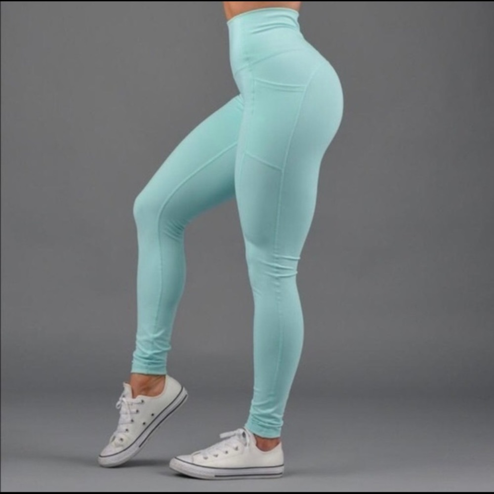 BuffBunny Luna Pocket Leggings in Mint